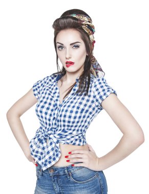 İzole retro pin-up tarzı genç güzel kadın 