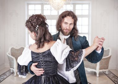 Güzel çift kadın ve adam ortaçağ giysileri 