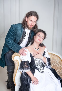 Güzel çift kadın ve adam ortaçağ giysileri