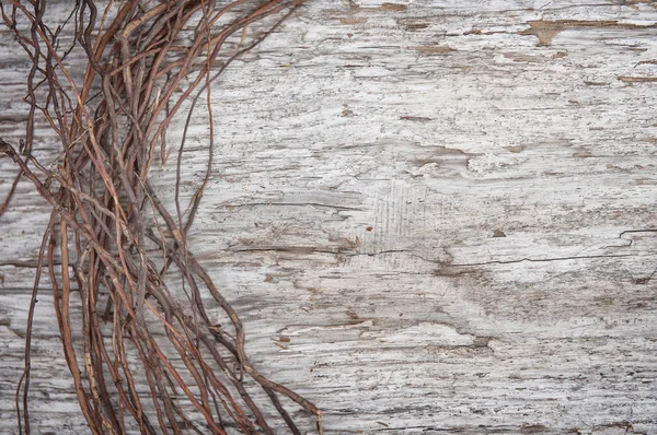Kuru dallar ile eski ahşap arka plan — Stok fotoğraf
