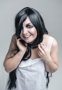 Mistik deli gülen kadın 