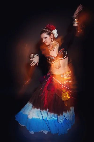 Beautiful exotic belly tribal dancer woman — Stock Photo, Image