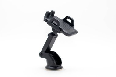 Beyaz arkaplanda izole akıllı telefon için siyah araba sahibi