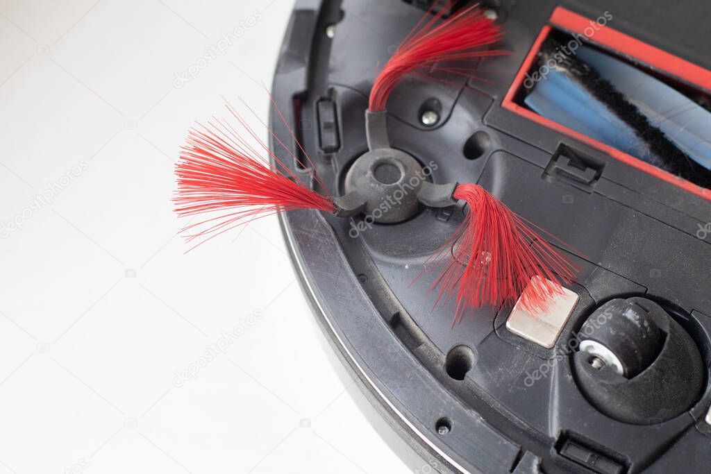 Automatic robot vacuum cleaner brushes.