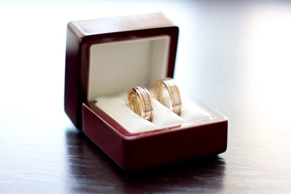 Evlilik yüzükleri.