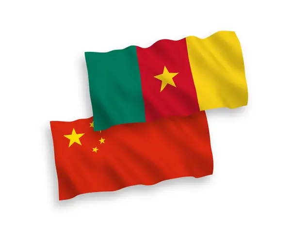 Национальные Векторные Волновые Флаги Камеруна Китая Изолированы Белом Фоне Пропорций — стоковый вектор