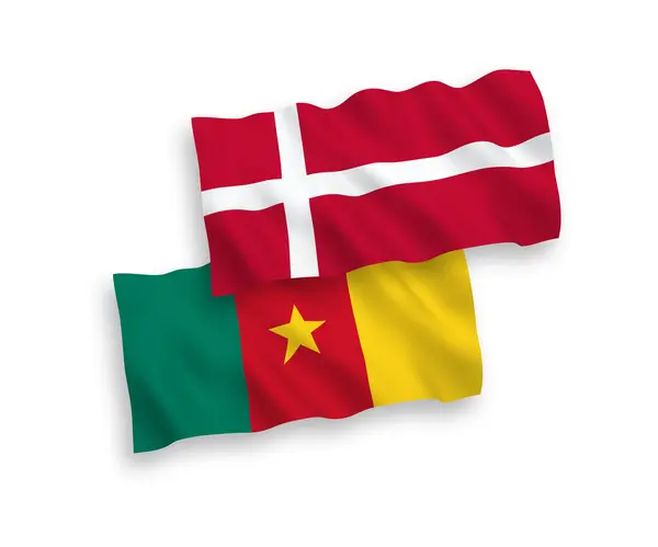 白色背景的丹麦和喀麦隆国旗 — 图库矢量图片