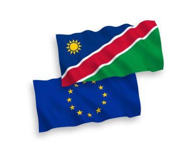 Beyaz arka planda Avrupa Birliği ve Namibya Cumhuriyeti 'nin ulusal taşıyıcı kumaş bayrakları izole edildi. 1 'e 2 oranında.