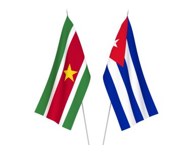 Beyaz arka planda Küba ve Surinam 'ın ulusal kumaş bayrakları izole edildi. 3d resimleme.
