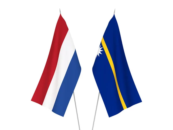 Nederland en Republiek Nauru vlaggen — Stockfoto