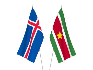 İzlanda ve Surinam 'ın ulusal kumaş bayrakları beyaz arka planda izole edildi. 3d resimleme.