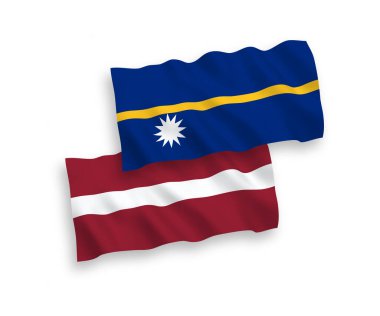 Beyaz arka planda Letonya ve Nauru Cumhuriyeti 'nin ulusal taşıyıcı kumaş bayrakları izole edildi. 1 'e 2 oranında.