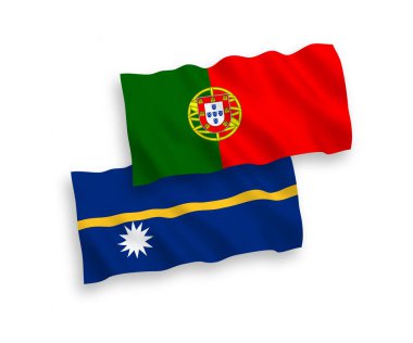 Beyaz arka planda Portekiz ve Nauru Cumhuriyeti 'nin ulusal taşıyıcı kumaş bayrakları izole edildi. 1 'e 2 oranında.