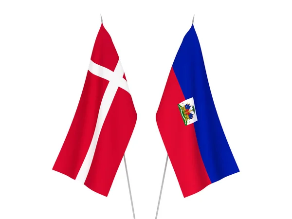 海地共和国和丹麦的国旗以白色背景隔离 3D渲染说明 — 图库照片