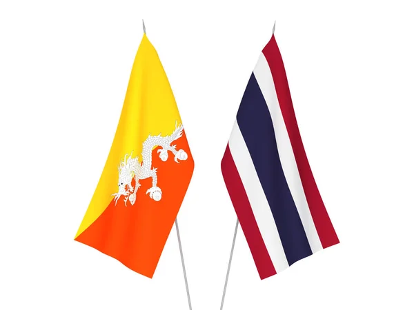 Drapeaux Nationaux Tissu Thaïlande Royaume Bhoutan Isolés Sur Fond Blanc — Photo
