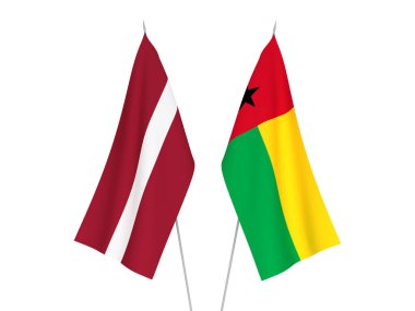 Beyaz arka planda Letonya ve Gine Bissau Cumhuriyeti 'nin ulusal kumaş bayrakları izole edildi. 3d resimleme.
