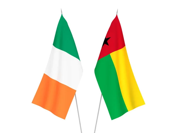 Nationale Stoffen Vlaggen Van Ierland Republiek Guinee Bissau Geïsoleerd Witte — Stockfoto