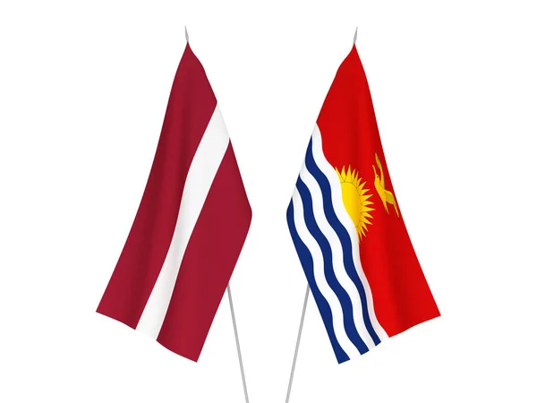 Bandeiras da Letónia e da República de Kiribati — Fotografia de Stock