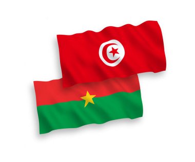 Beyaz arka planda, Burkina Faso ve Tunus Cumhuriyeti 'nin ulusal taşıyıcı kumaş bayrakları izole edildi. 1 'e 2 oranında.