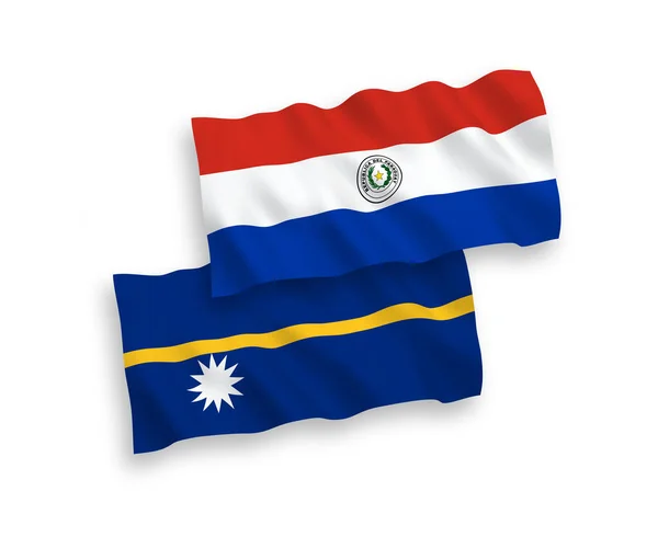 瑙鲁共和国和巴拉圭的国家病媒织物波条旗在白色背景下隔离 1比2的比例 — 图库矢量图片