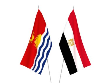 Beyaz arka planda Mısır ve Kiribati Cumhuriyeti 'nin ulusal kumaş bayrakları izole edildi. 3d resimleme.