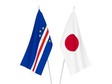 Beyaz arka planda Japonya ve Cabo Cumhuriyeti 'nin ulusal kumaş bayrakları izole edildi. 3d resimleme.