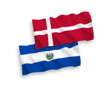 Beyaz arka planda Danimarka ve El Salvador Cumhuriyeti bayrakları