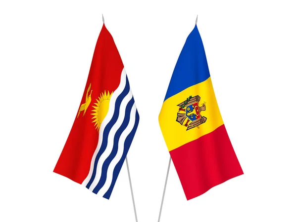 Bandeiras da República de Kiribati e da Moldávia — Fotografia de Stock