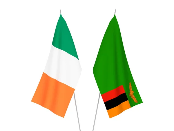 Vlajky Irska a Zambijské republiky — Stock fotografie