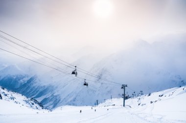 Kayak pisti ve teleferik Elbrus Kayak tesisi