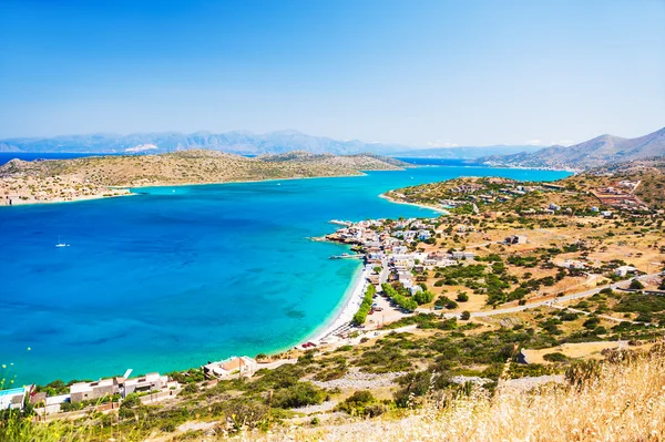 Vista panorámica de la costa del mar con agua turquesa . — Foto de Stock