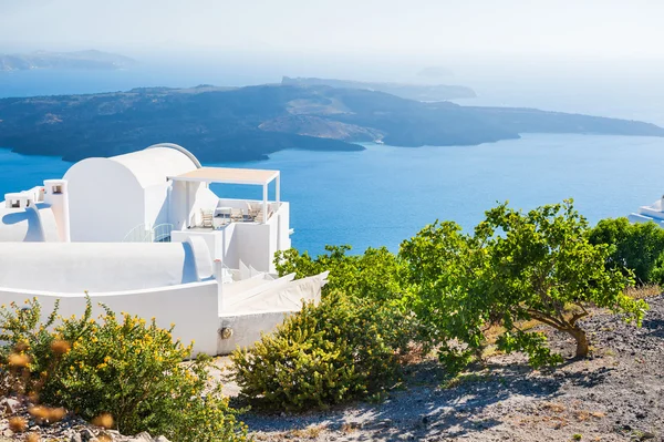 Bílá architektura na ostrově Santorini, Řecko — Stock fotografie