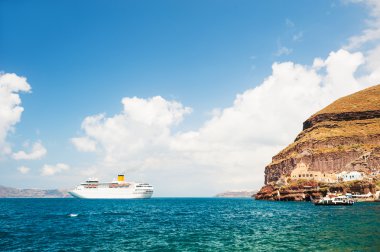 Güzel bir deniz ve adalar manzarası