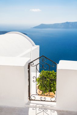 Yunanistan 'ın Santorini adasında beyaz mimari. 