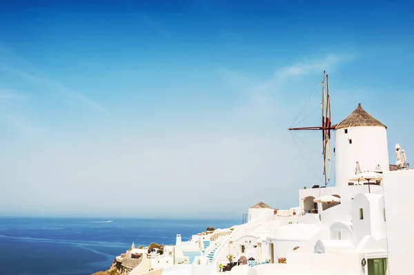 Architettura bianca sull'isola di Santorini, Grecia — Foto Stock