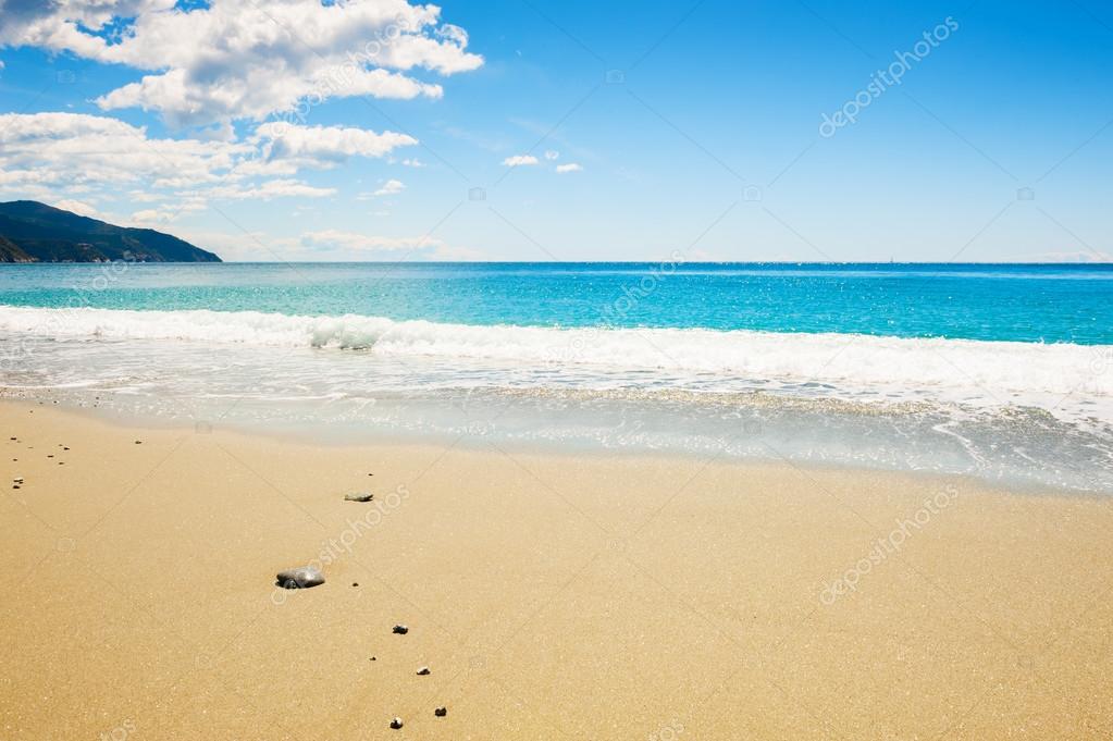 Bellissima Spiaggia Con Sabbia Bianca E Mare Turchese