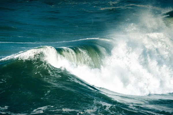 Grote Golven Aan Kust Van Atlantische Oceaan Nazare Portugal Prachtige — Stockfoto