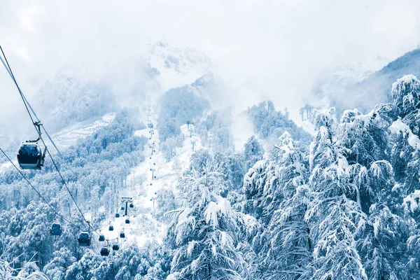 Γόνδολα Ανελκυστήρα Στο Χιονοδρομικό Κέντρο Χειμώνα Βουνά Κατά Διάρκεια Της — Φωτογραφία Αρχείου