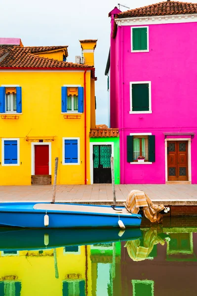 Casas Coloridas Canal Ilha Burano Veneza Itália Destino Viagem Famoso — Fotografia de Stock