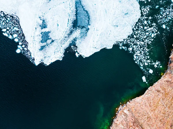 Smältande Isflak Stranden Bajkalsjön Våren Flygdrönare Bajkalsjön Sibirien Ryssland — Stockfoto