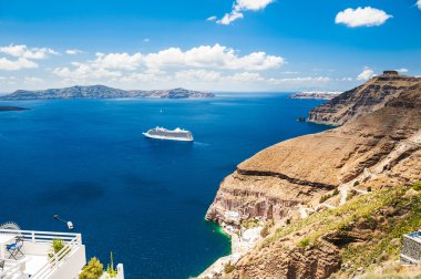 Cruise gemisi Yunan Adaları yakınlarında