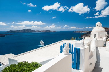Yunanistan 'ın Santorini adasında beyaz mimari