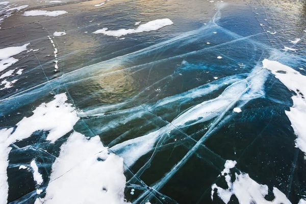 Naturalne lód na jeziorze — Zdjęcie stockowe