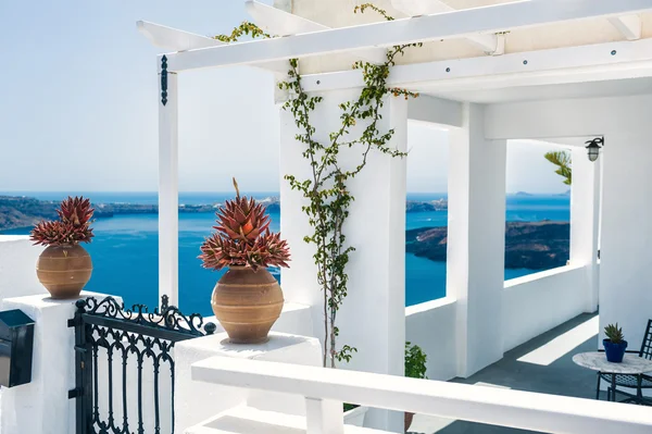 Casa greca con terrazza e vista mare — Foto Stock