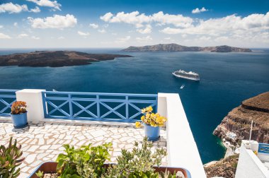 Deniz manzaralı güzel bir manzara.