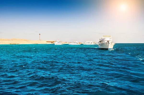 White yachts in the Red sea — Stock Photo, Image