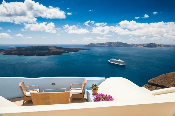 Caffè sulla terrazza con splendida vista mare — Foto Stock