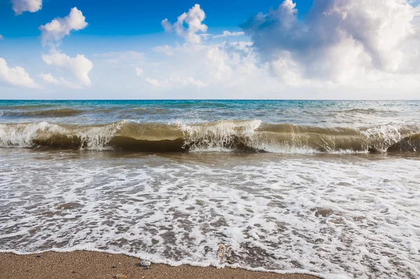Sea wave on the coast — Stock Photo, Image