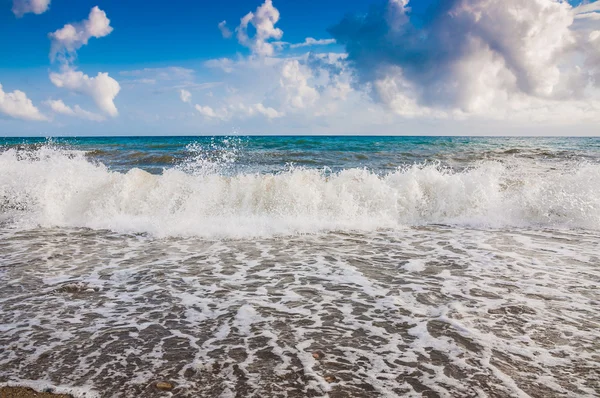 Sea wave on the coast — Stock Photo, Image