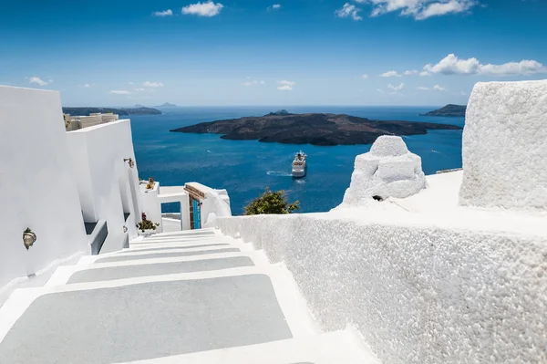 Arquitectura blanca en la isla de Santorini, Grecia — Foto de Stock